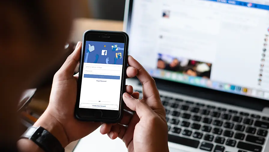 Dashboard do Meta Business Suite mostrando configuração do Facebook Pixel, públicos personalizados e campanhas de remarketing